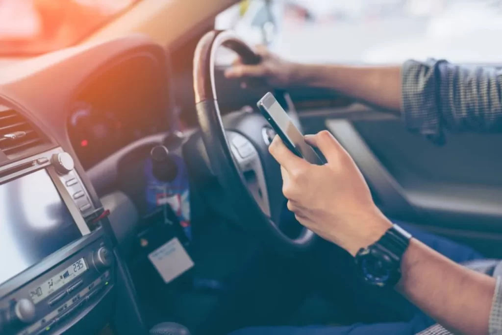 Móvil al volante